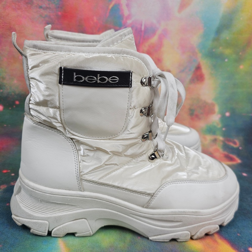 Bebe White Platform Boots Lug Sole Ankle Booties Fashion Winter Snow Festival